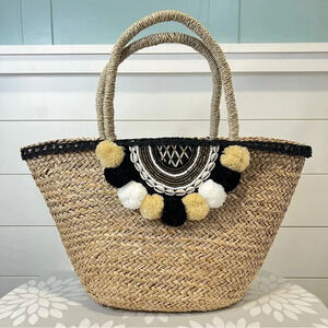 Anthropologie Twig & Arrow Women’s Handmade‎ Shell & Beads Straw Beach Tote. OS.